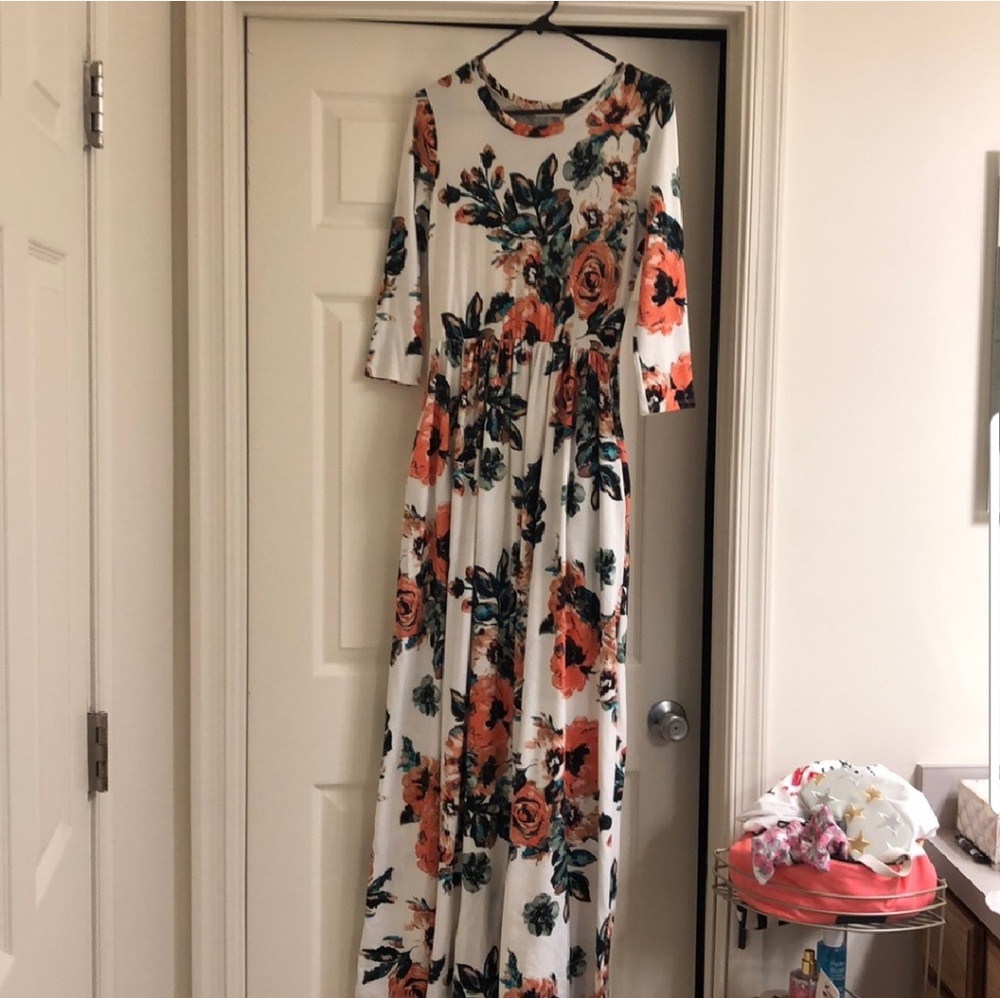 Maternity floral maxi dress - Picture 2 of 3